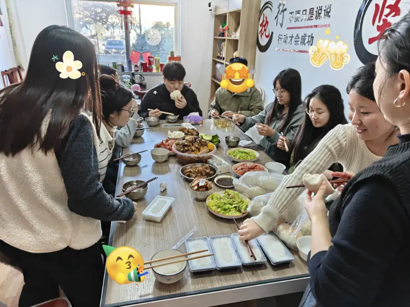 స్పాంటేనియస్ లంచ్ శాశ్వత కార్యాలయ బంధాలను నిర్మిస్తుంది